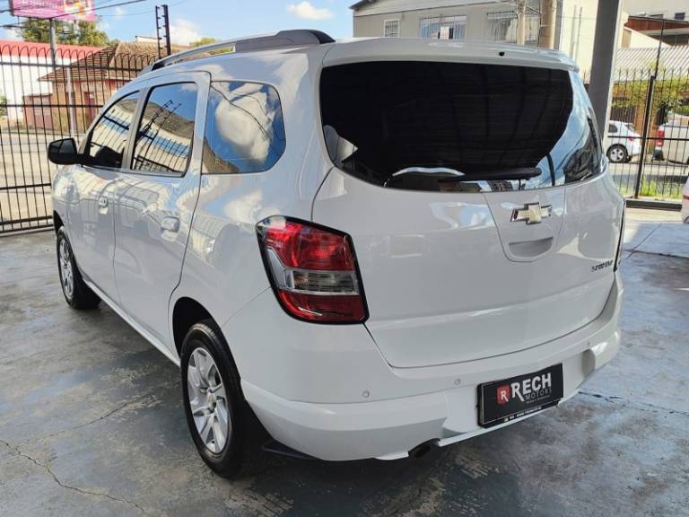 CHEVROLET - SPIN - 2015/2016 - Branca - R$ 58.700,00