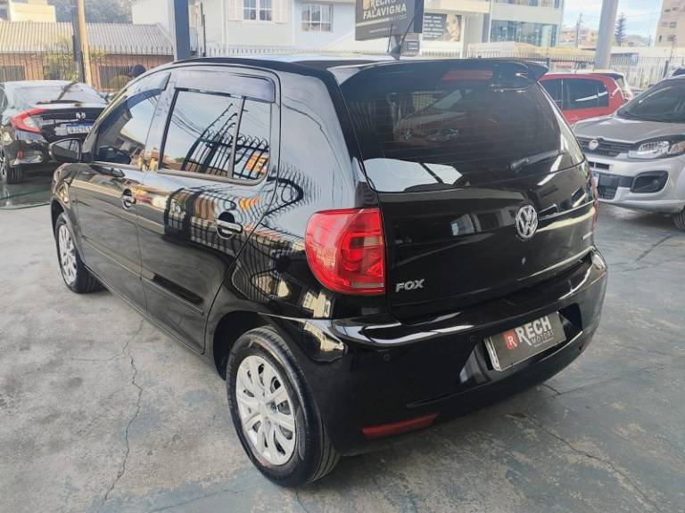 VOLKSWAGEN - FOX - 2014/2014 - Preta - R$ 39.800,00