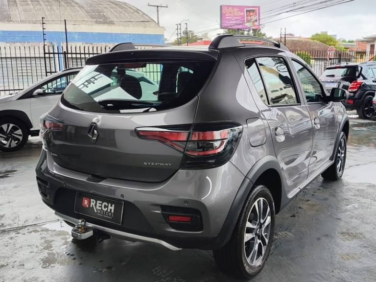 RENAULT - SANDERO - 2023/2024 - Cinza - R$ 89.800,00