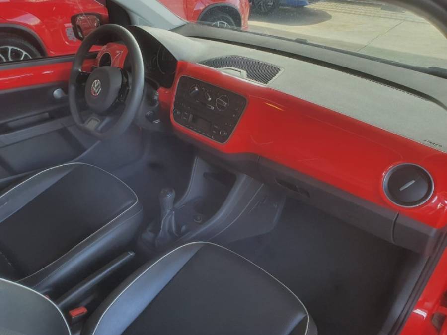 VOLKSWAGEN - UP - 2015/2016 - Vermelha - R$ 47.900,00