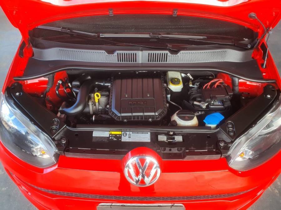 VOLKSWAGEN - UP - 2015/2016 - Vermelha - R$ 47.900,00