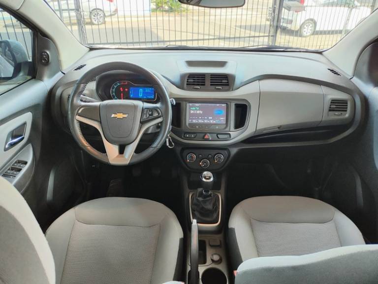CHEVROLET - SPIN - 2015/2016 - Branca - R$ 58.700,00