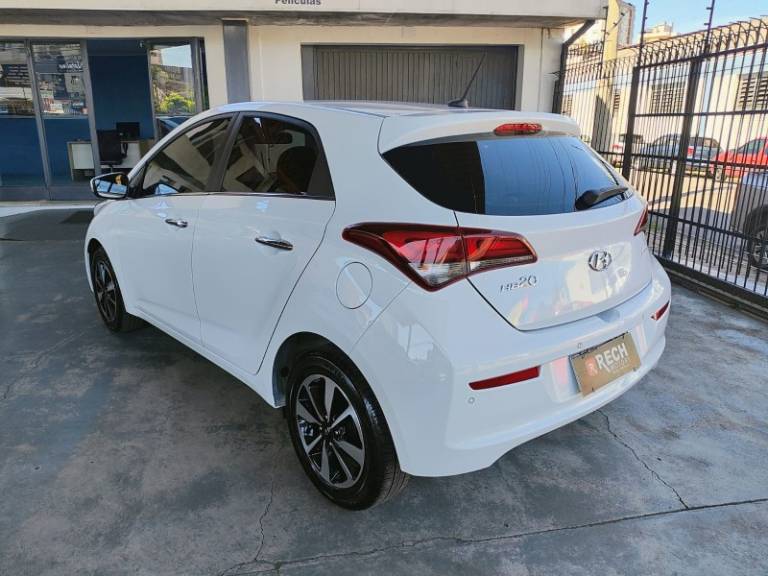 HYUNDAI - HB20 - 2019/2019 - Branca - R$ 74.990,00