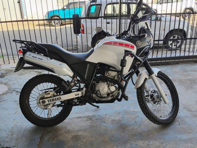 YAMAHA - XTZ 250 - 2013/2013 - Branca - R$ 18.990,00