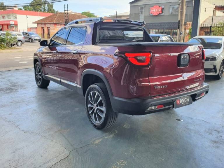 FIAT - TORO - 2020/2021 - Vermelha - R$ 128.000,00