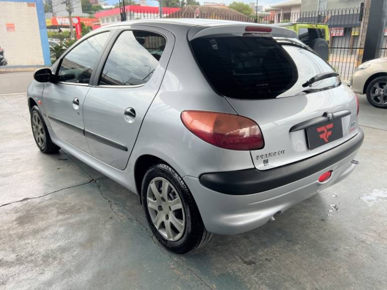 PEUGEOT - 206 - 1999/1999 - Prata - R$ 18.900,00