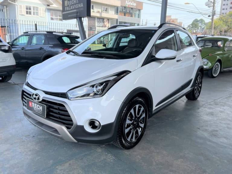 HYUNDAI - HB20X - 2018/2019 - Branca - R$ 79.990,00