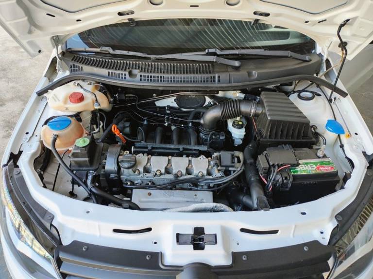 VOLKSWAGEN - SAVEIRO - 2014/2015 - Branca - R$ 45.900,00