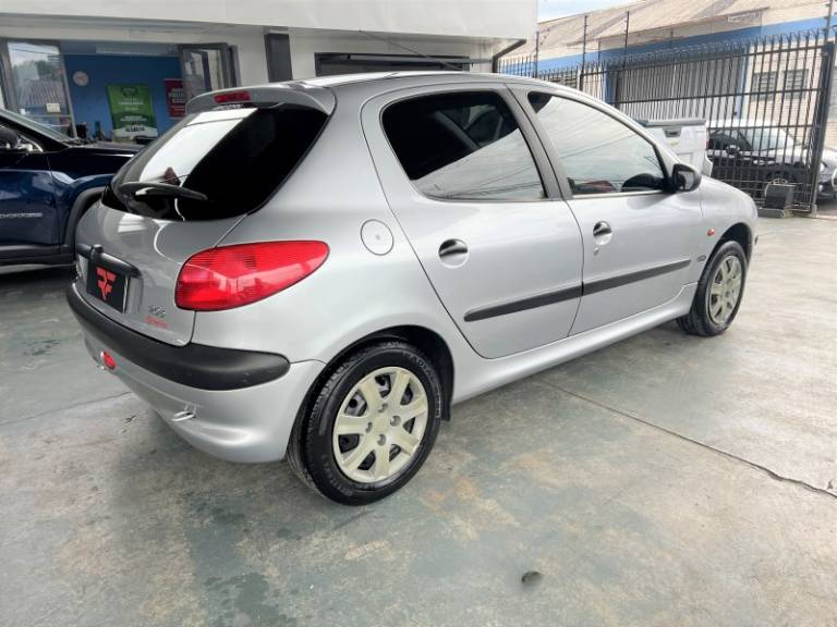 PEUGEOT - 206 - 1999/1999 - Prata - R$ 18.900,00