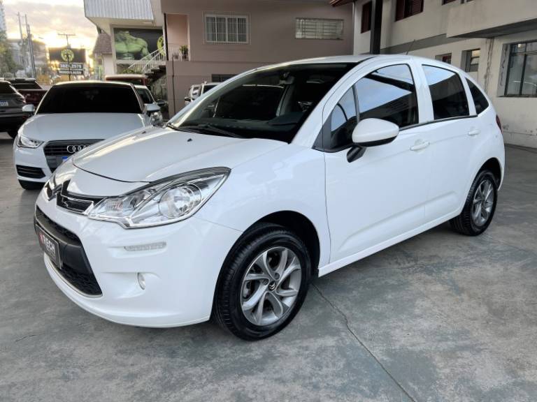 CITROËN - C3 - 2016/2017 - Branca - R$ 45.900,00