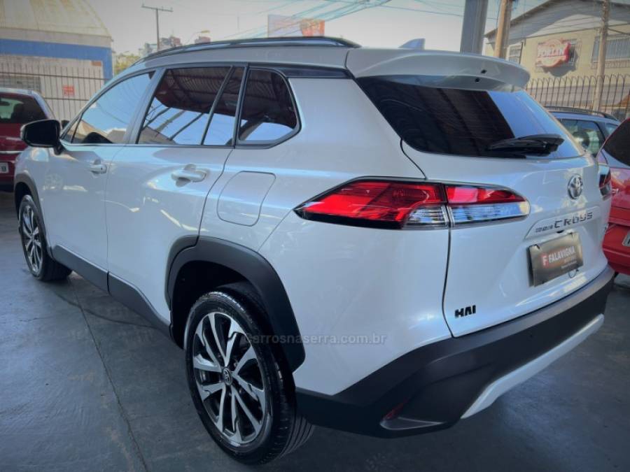 TOYOTA - COROLLA - 2021/2022 - Branca - R$ 143.000,00