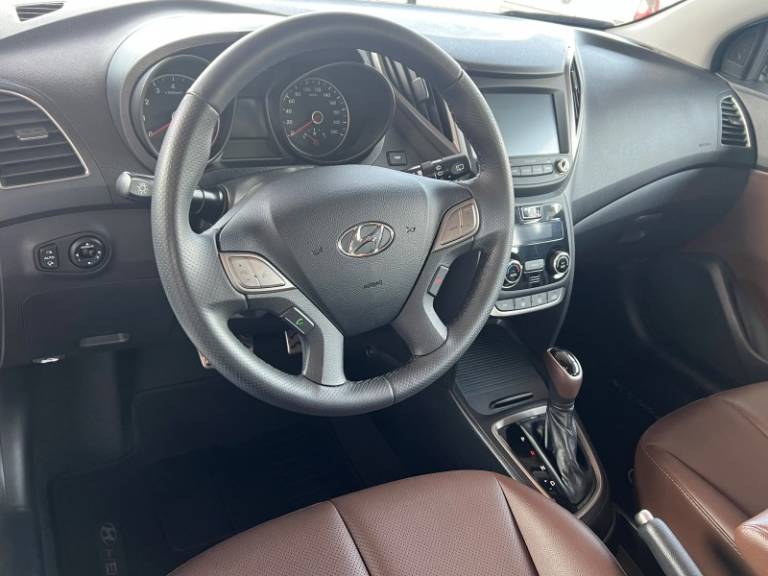 HYUNDAI - HB20X - 2018/2019 - Branca - R$ 79.990,00