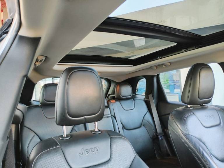 JEEP - CHEROKEE - 2014/2014 - Cinza - R$ 79.990,00