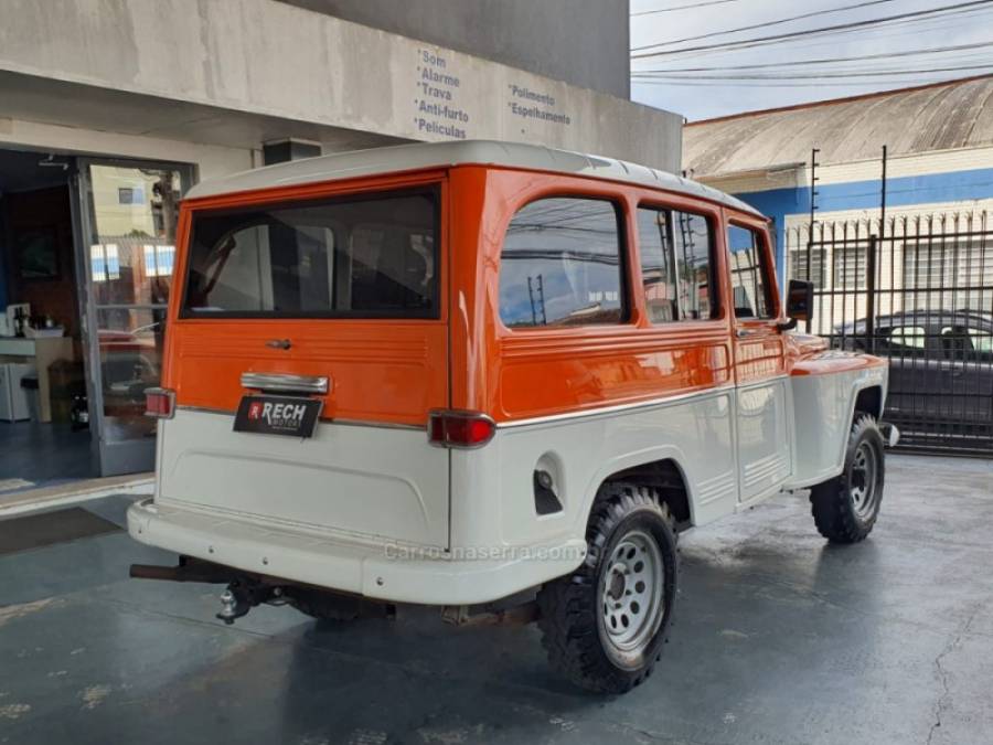 FORD - RURAL - 1975/1976 - Laranja - R$ 58.000,00