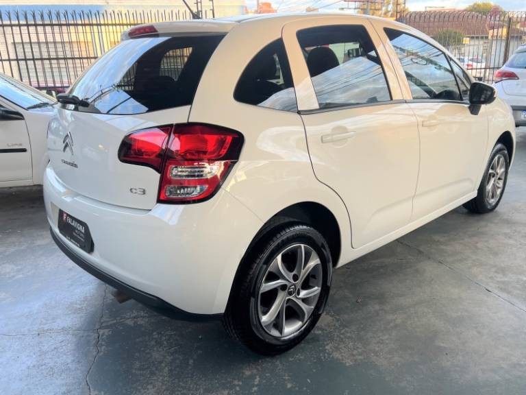 CITROËN - C3 - 2016/2017 - Branca - R$ 45.900,00