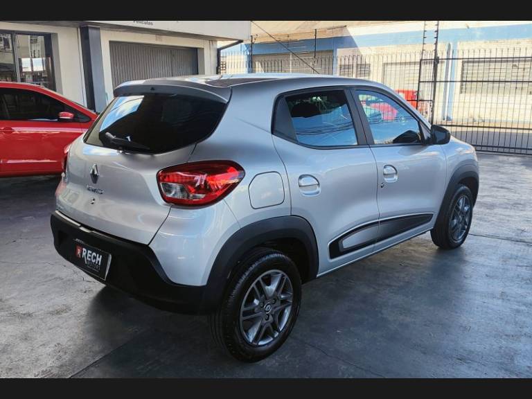 RENAULT - KWID - 2017/2018 - Prata - R$ 42.900,00