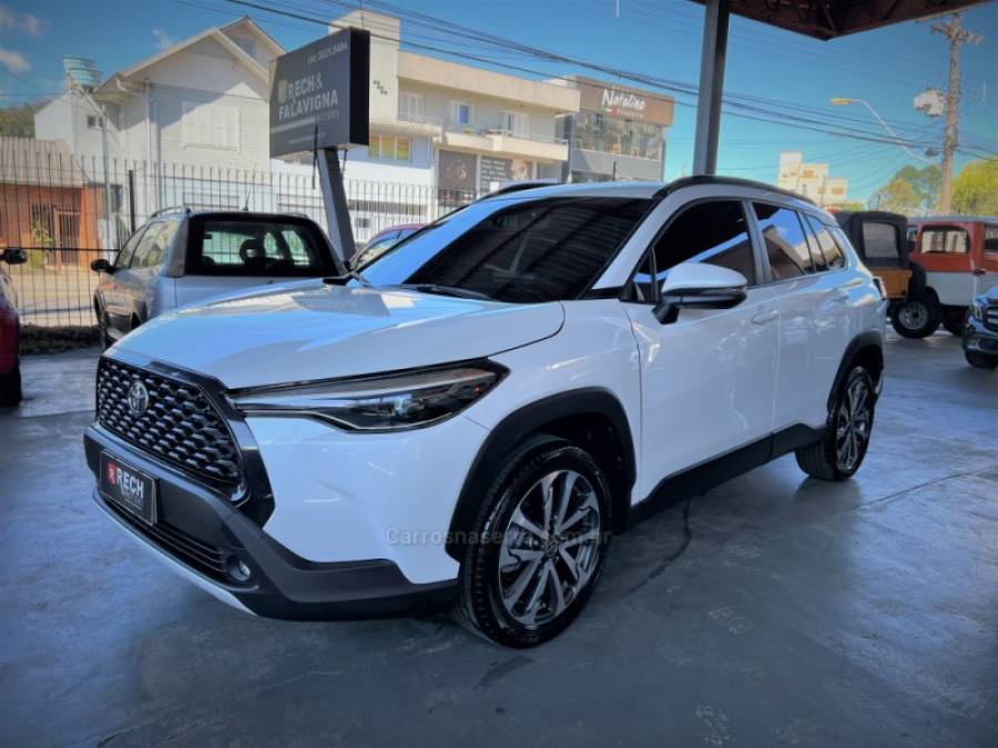 TOYOTA - COROLLA - 2021/2022 - Branca - R$ 143.000,00