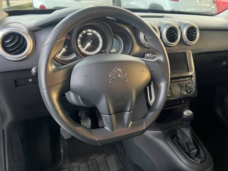 CITROËN - C3 - 2016/2017 - Branca - R$ 45.900,00