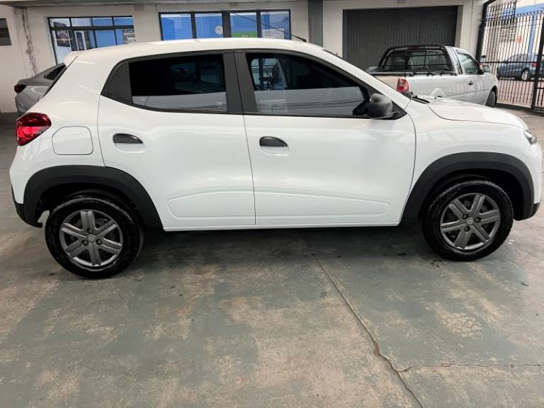 RENAULT - KWID - 2023/2023 - Branca - R$ 54.900,00