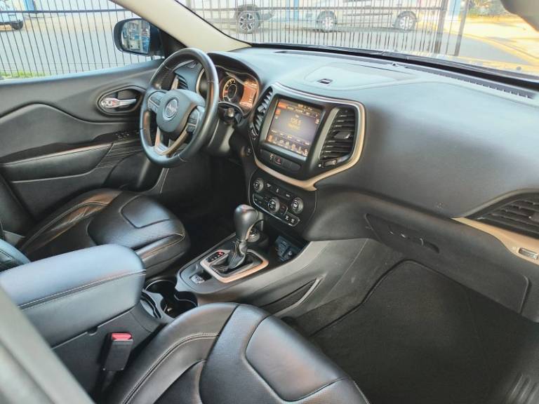 JEEP - CHEROKEE - 2014/2014 - Cinza - R$ 79.990,00