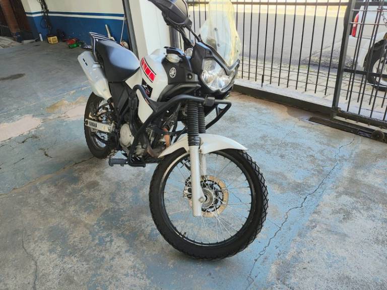 YAMAHA - XTZ 250 - 2013/2013 - Branca - R$ 18.990,00
