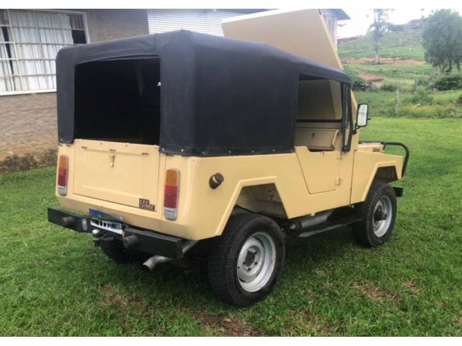 CBT - JEEP - 1981/1981 - Bege - R$ 58.000,00