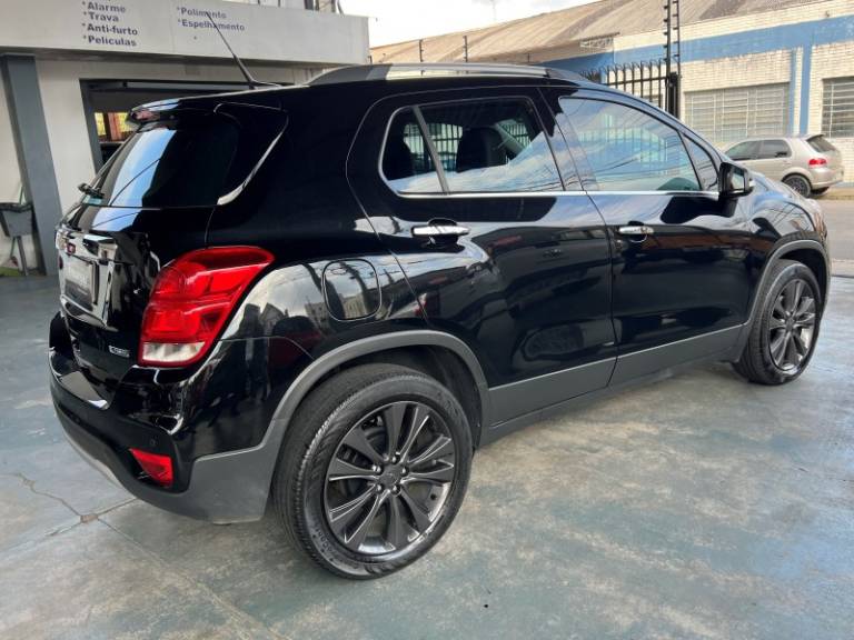 CHEVROLET - TRACKER - 2017/2018 - Preta - R$ 85.000,00