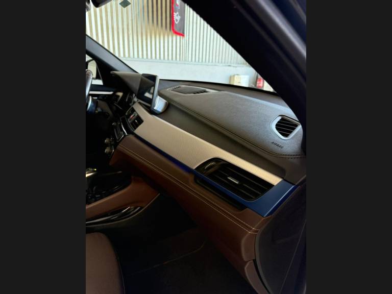 BMW - X1 - 2020/2021 - Preta - R$ 214.990,00