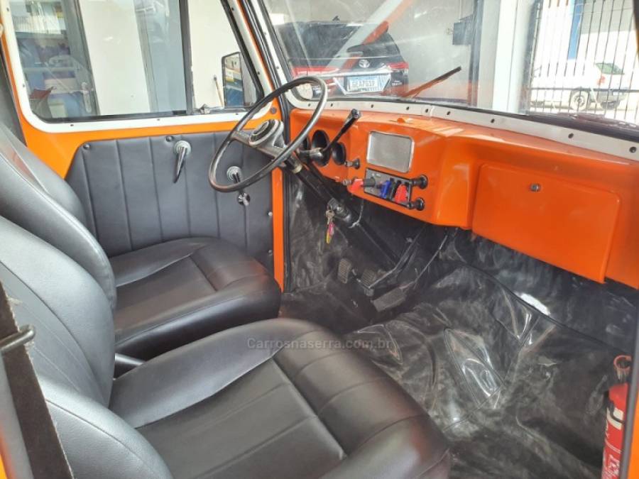 FORD - RURAL - 1975/1976 - Laranja - R$ 58.000,00