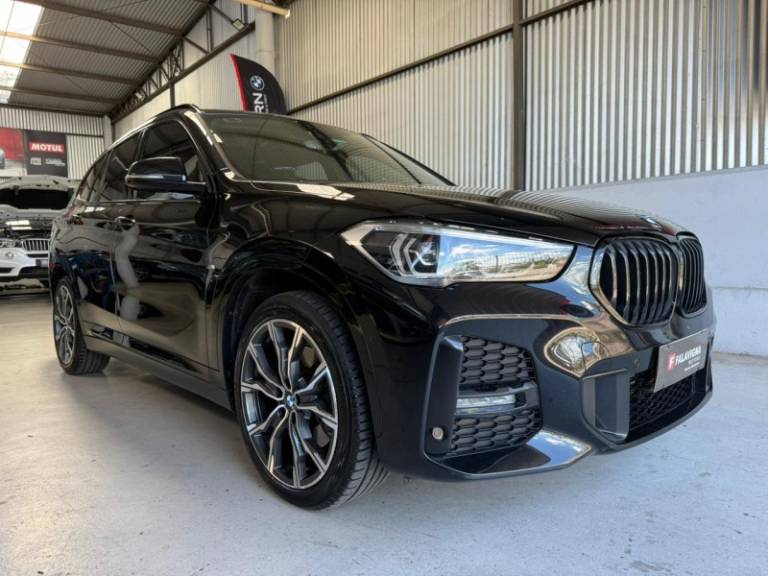 BMW - X1 - 2020/2021 - Preta - R$ 214.990,00