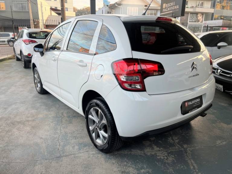 CITROËN - C3 - 2016/2017 - Branca - R$ 45.900,00