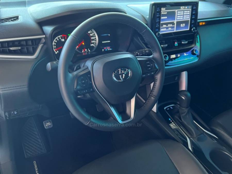 TOYOTA - COROLLA - 2021/2022 - Branca - R$ 143.000,00