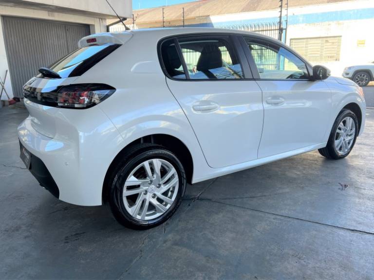 PEUGEOT - 208 - 2020/2021 - Branca - R$ 79.900,00